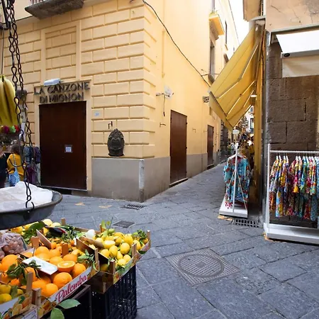 Cosy House Under The Arches In Old Town شقة